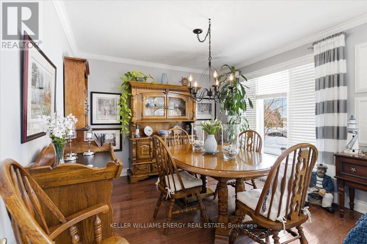 14 CHRISTIE CRESCENT photo 6