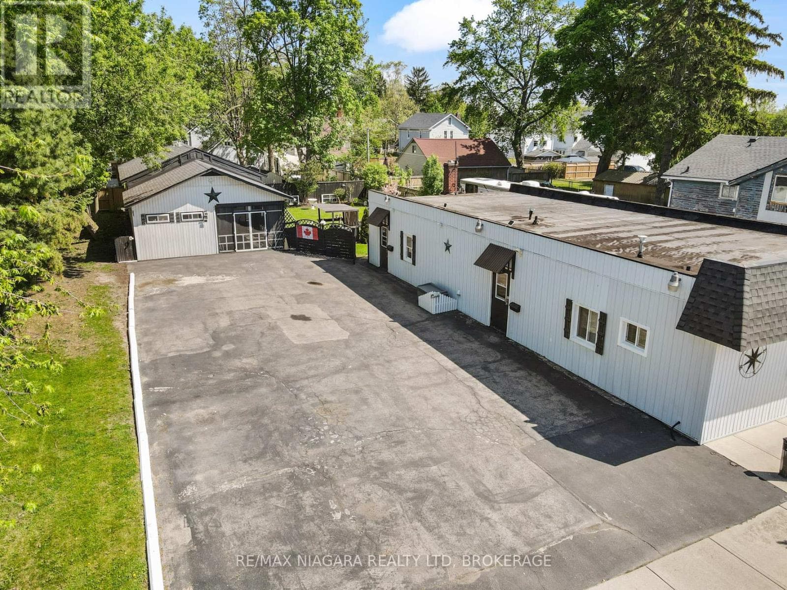 3 bath multi-family at 61 QUEEN STREET — $479,900