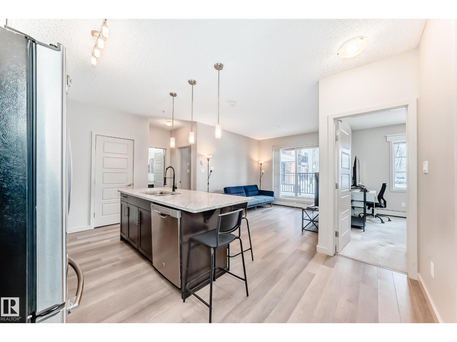 #108 1144 ADAMSON DR SW photo 5