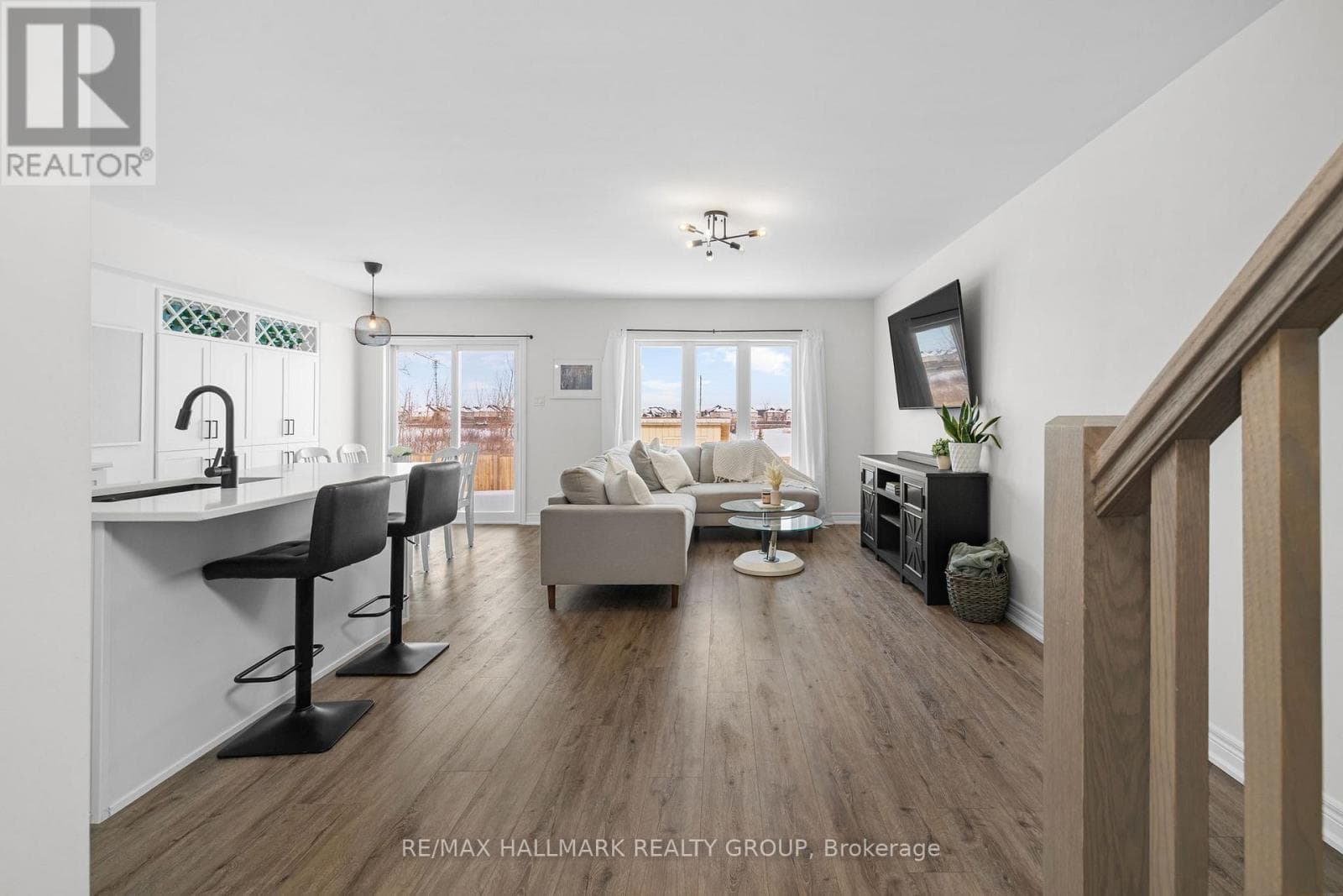71 MCPHAIL ROAD photo 5