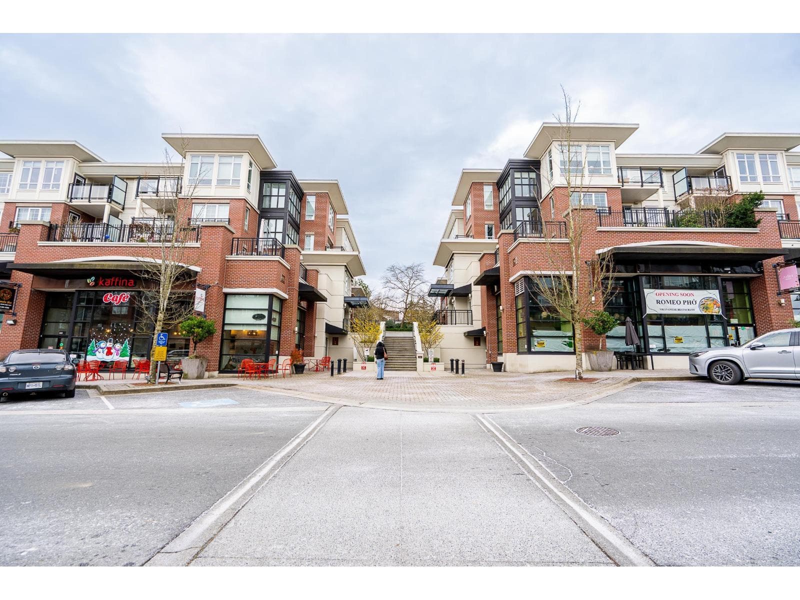 2 bed 2 bath single family at 303 2950 KING GEORGE BOULEVARD — $549,900