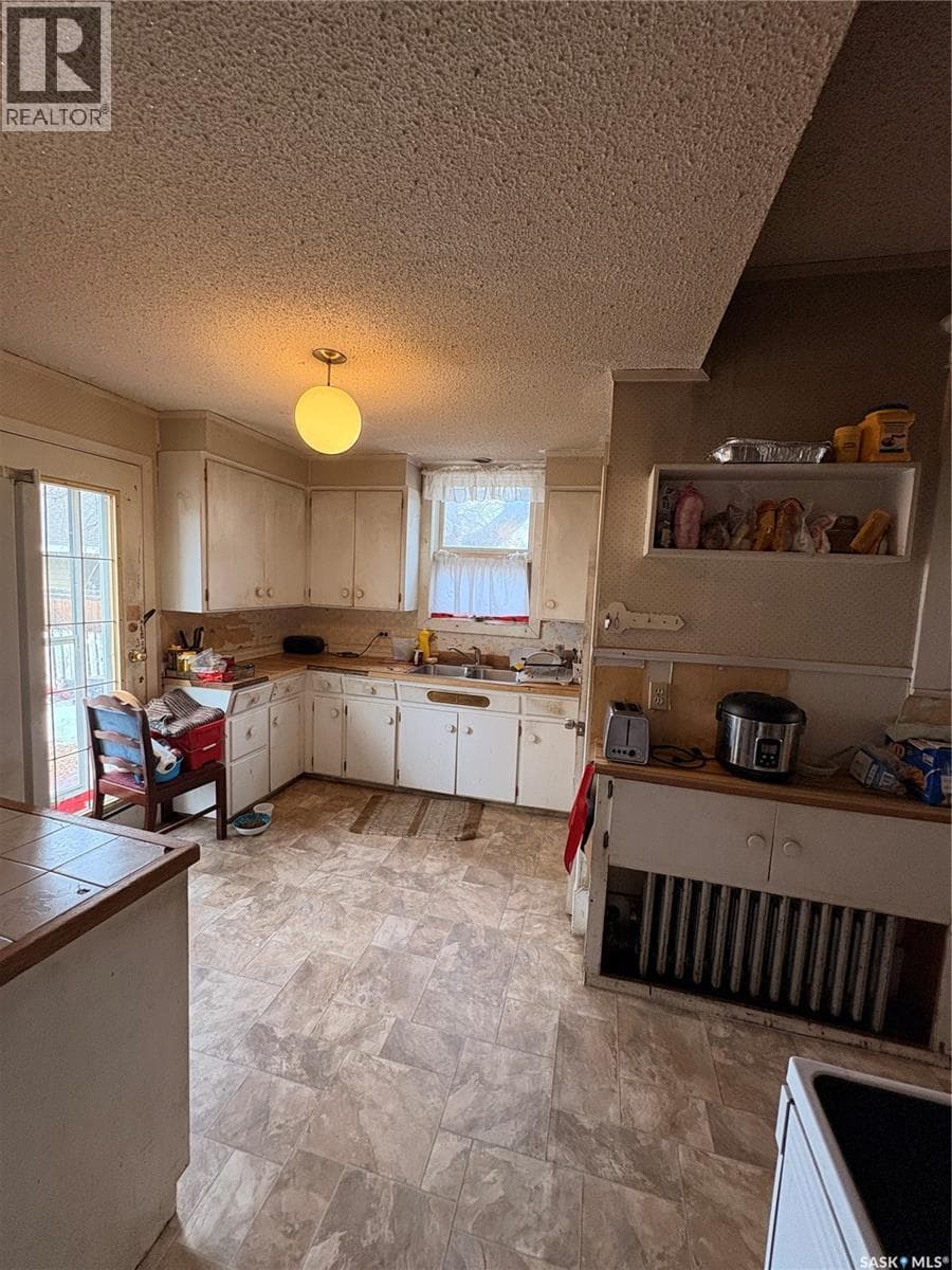 1102 Grafton AVENUE photo 9