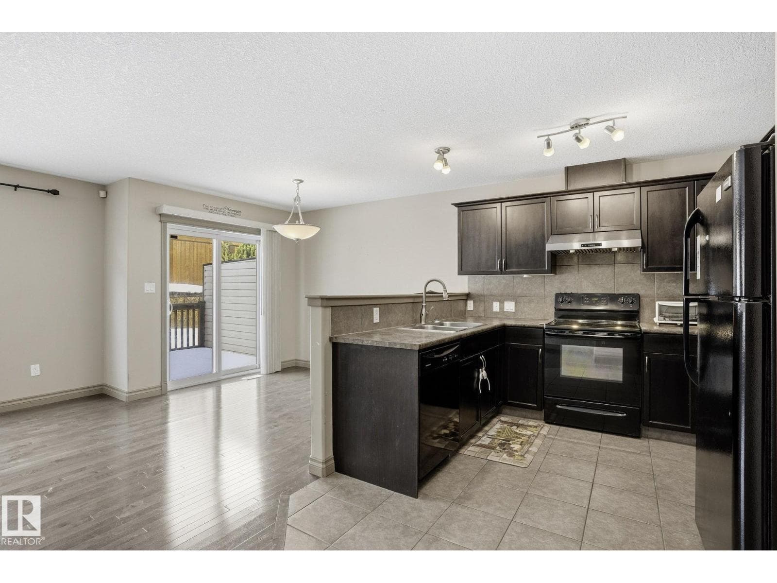 #21 5120 164 AV NW photo 2