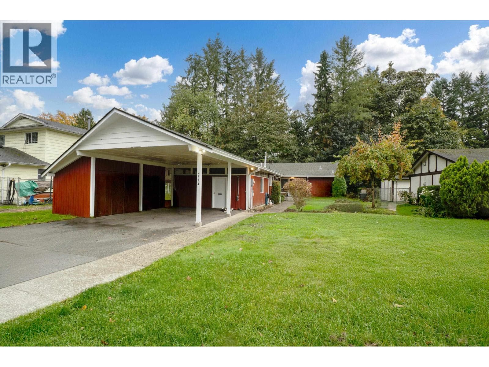 3 bed 2 bath single family at 21254 117 AVENUE — $990,000