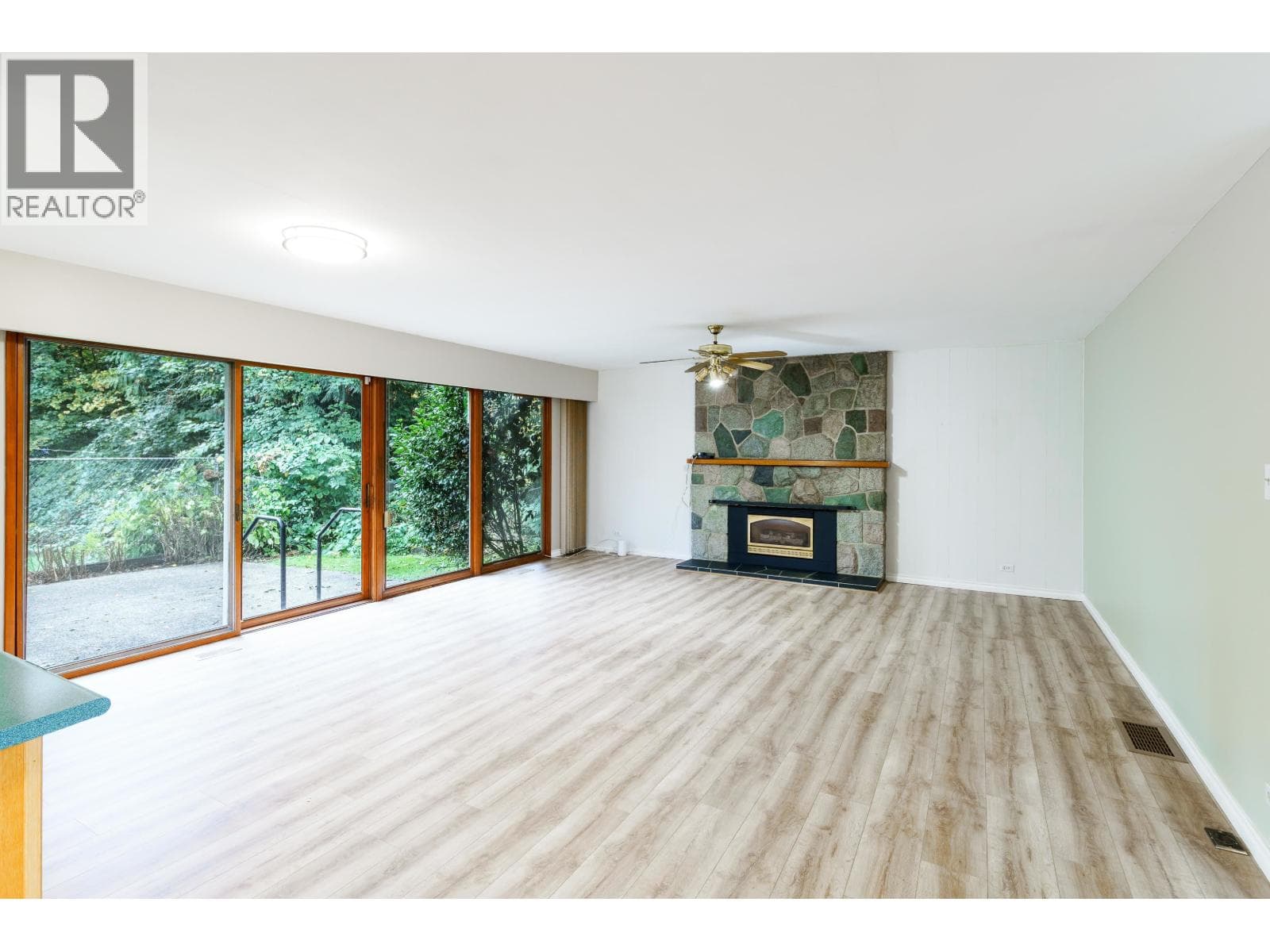 21254 117 AVENUE photo 2