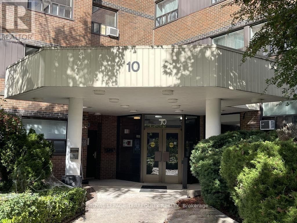 3 bed 2 bath single family at 114 - 10 SUNRISE AVENUE — $489,000