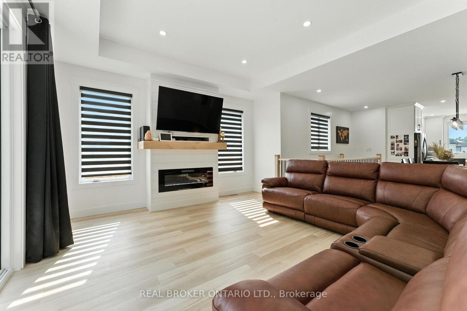 9 MACNEIL COURT photo 12