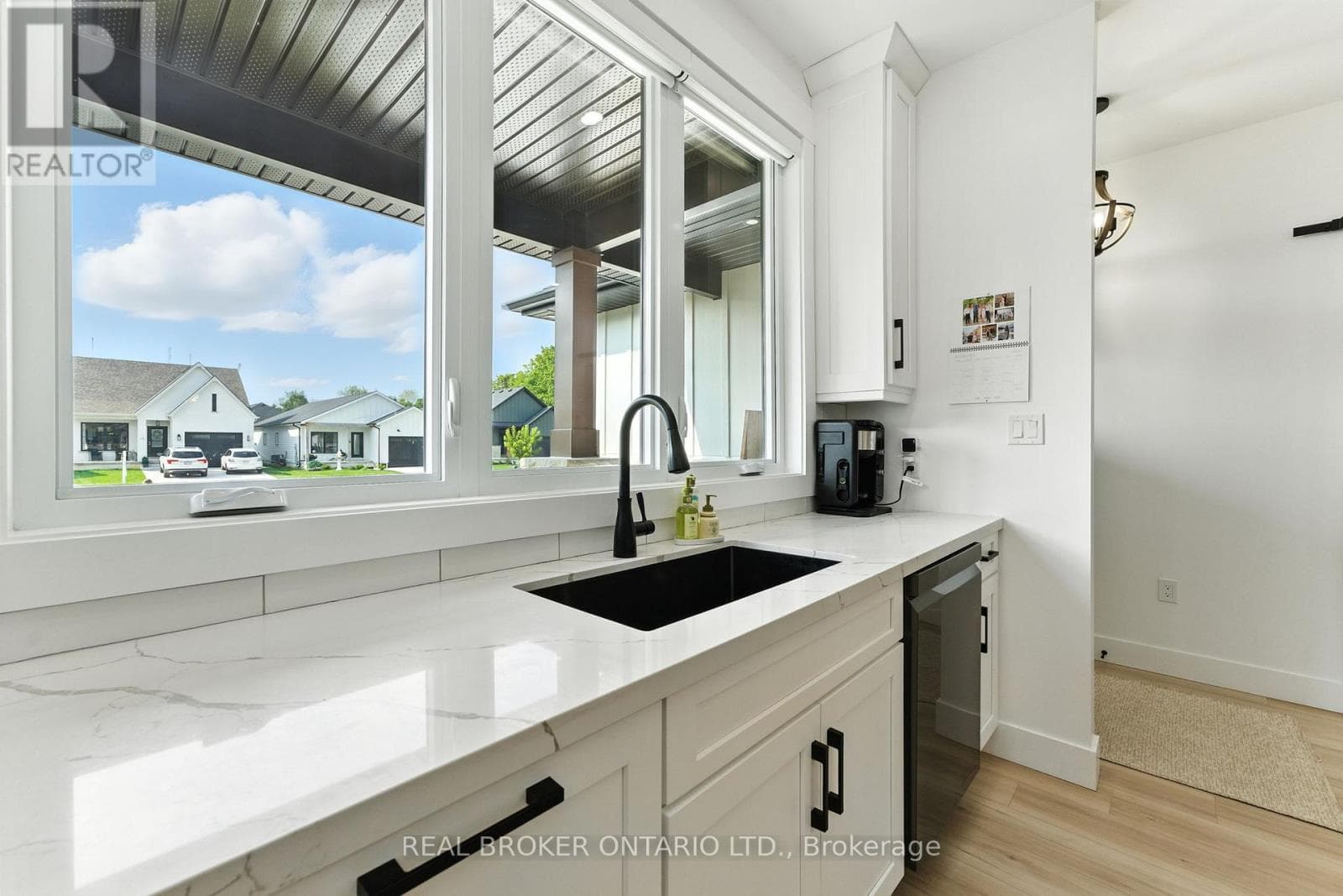9 MACNEIL COURT photo 8