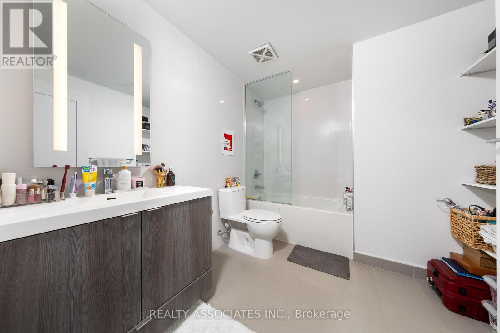 2817 - 585 BLOOR STREET E photo 4