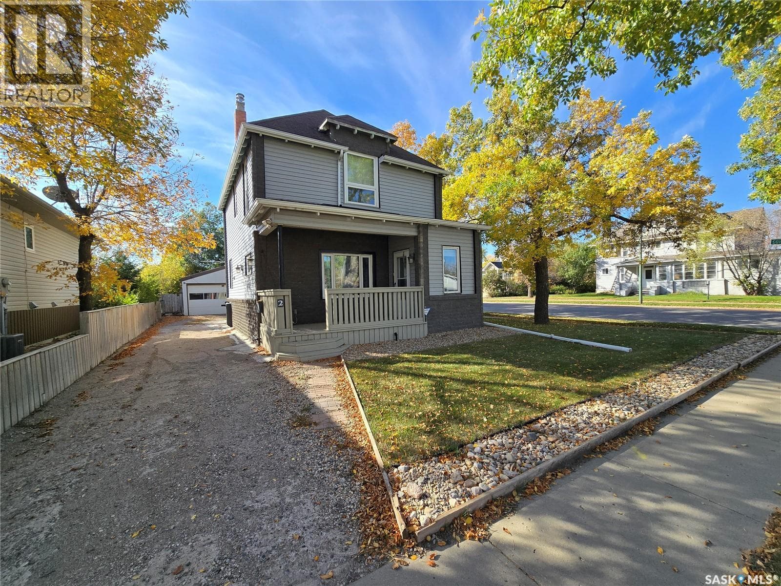 3 bed 2 bath single family at 2 Prairie AVENUE — $279,000