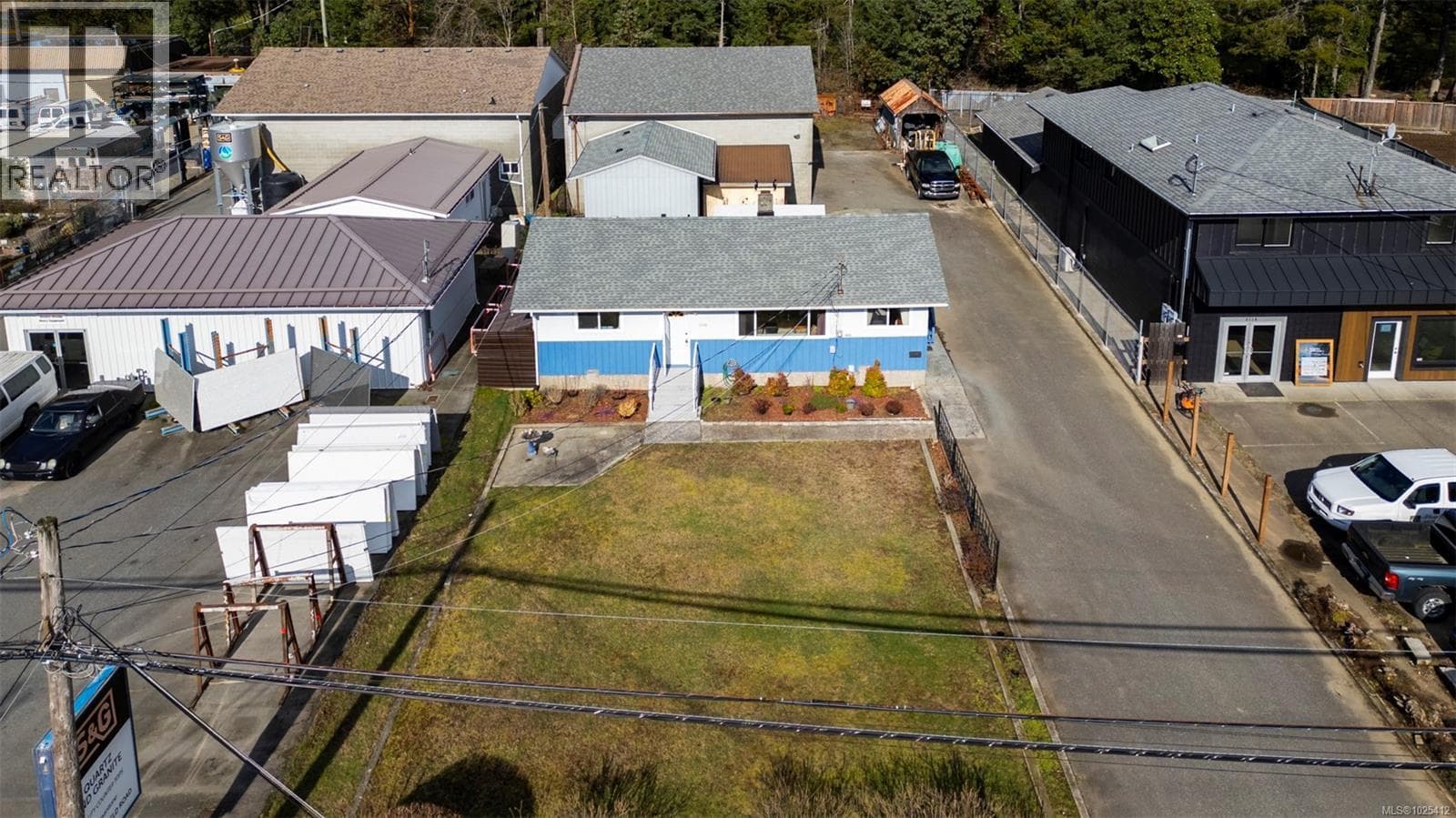 2116 Northfield Rd photo 2