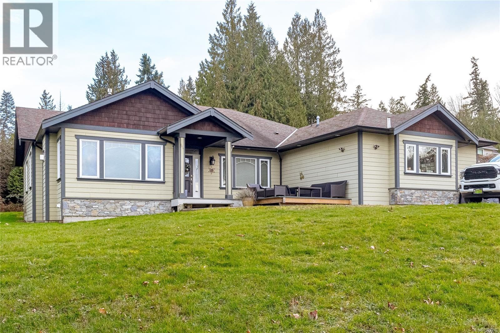 10115 Chemainus Rd photo 2