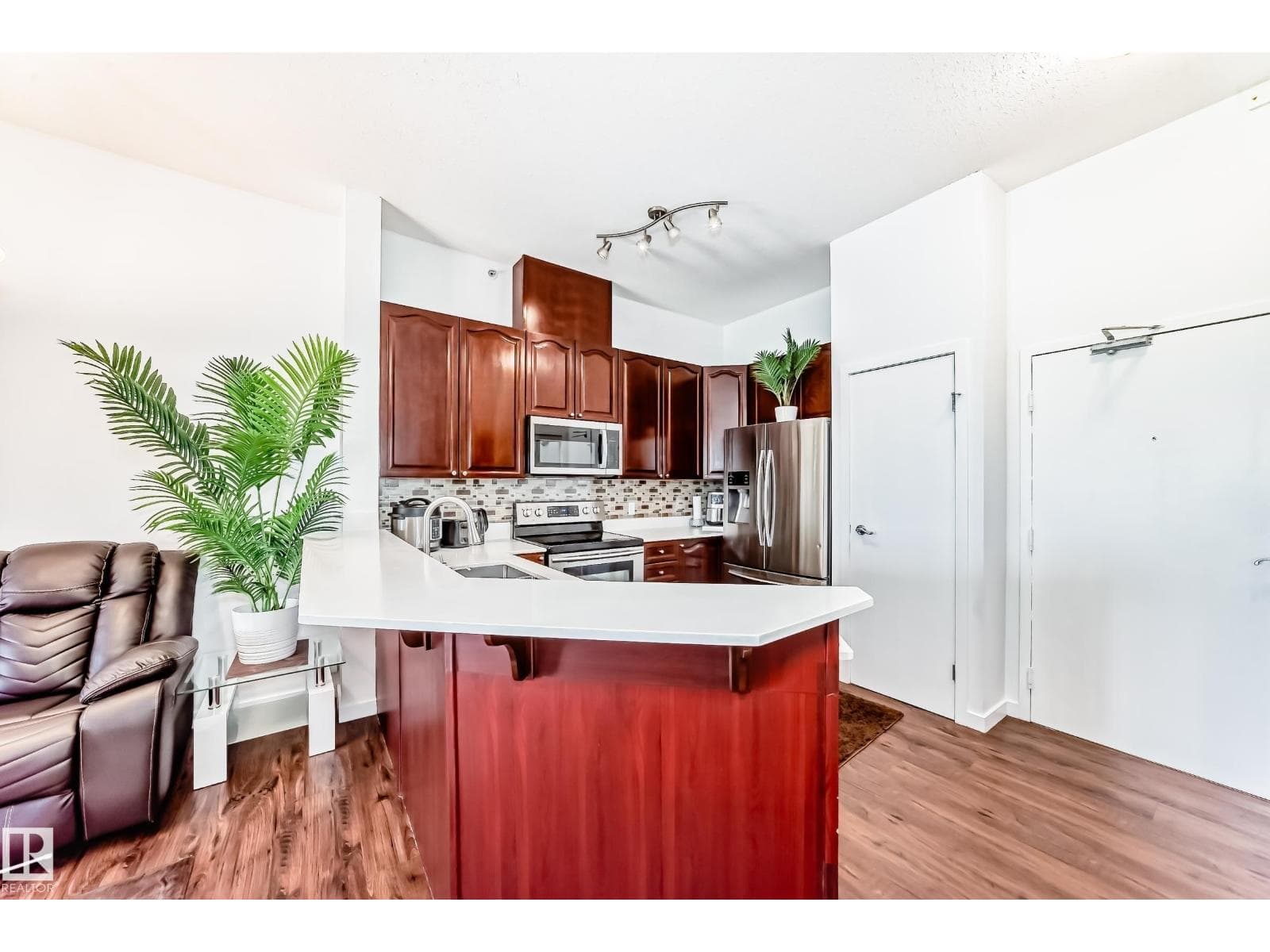 #412 4312 139 AV NW photo 3