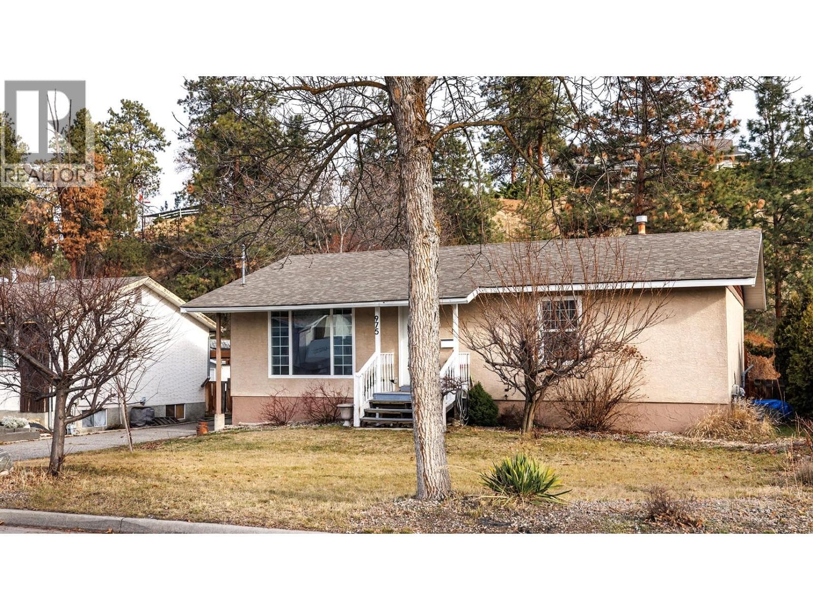 975 Neptune Road photo 2