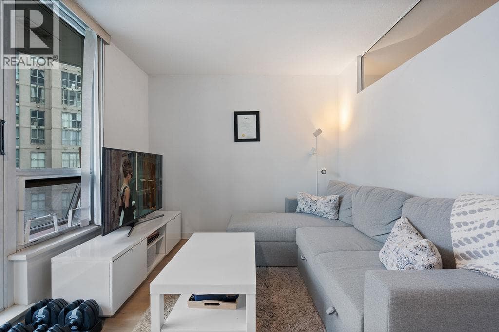 603 1212 HOWE STREET photo 2