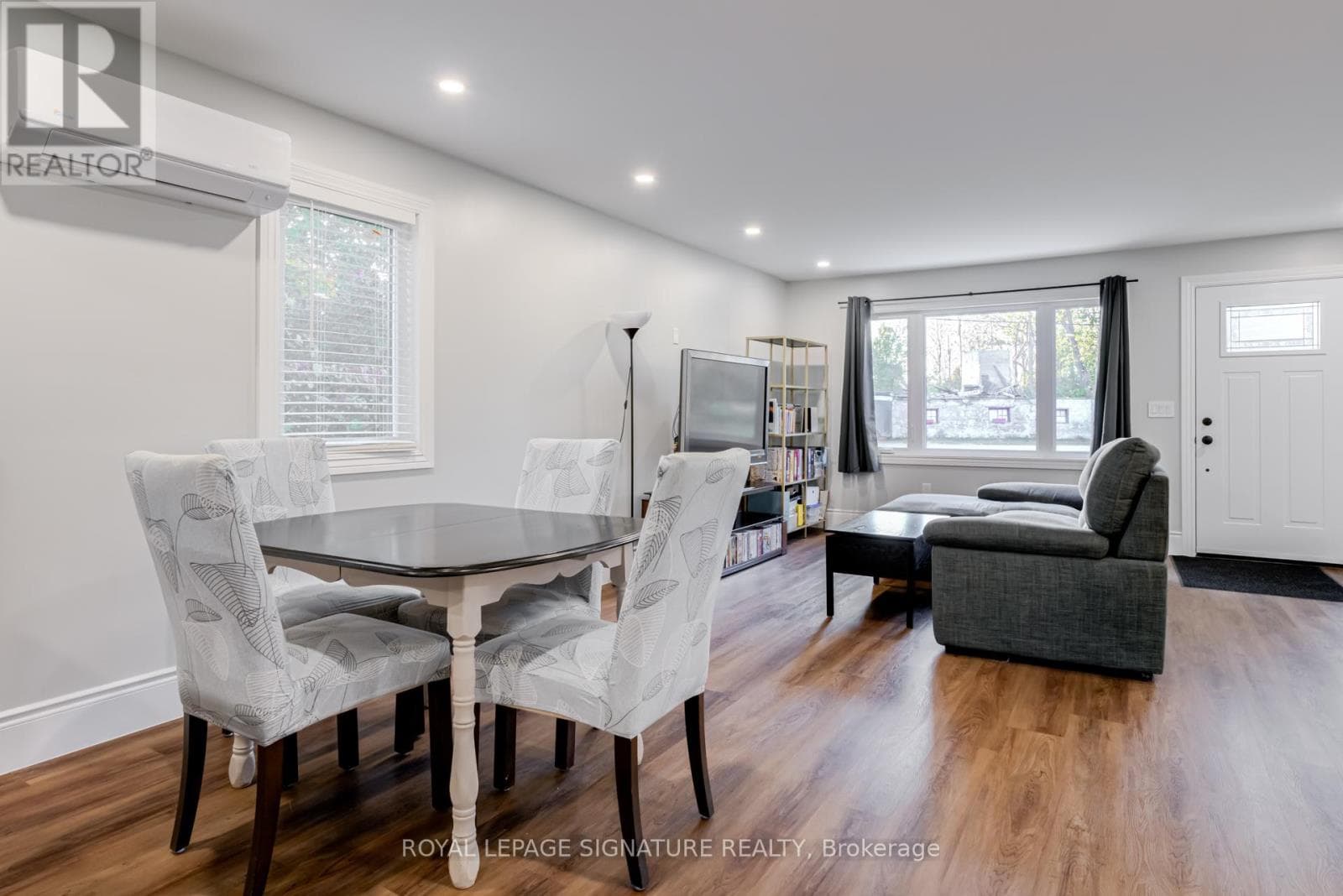 8 MOUNTSBERG ROAD photo 4