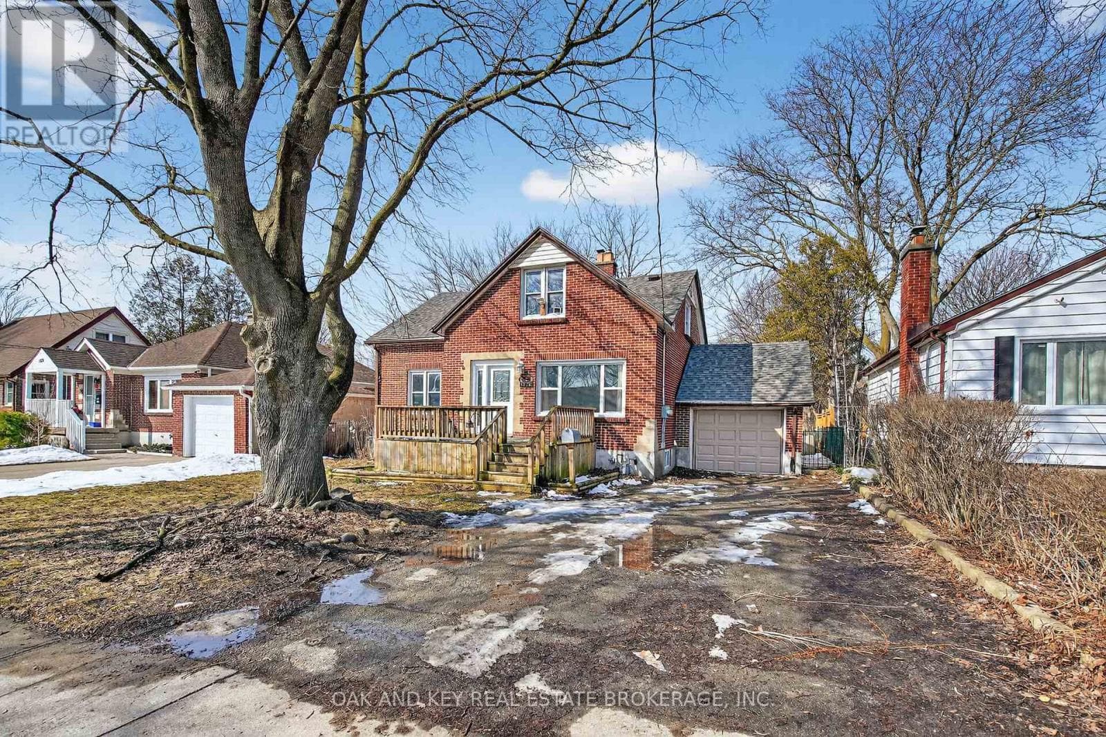 1878 CHURCHILL AVENUE photo 3