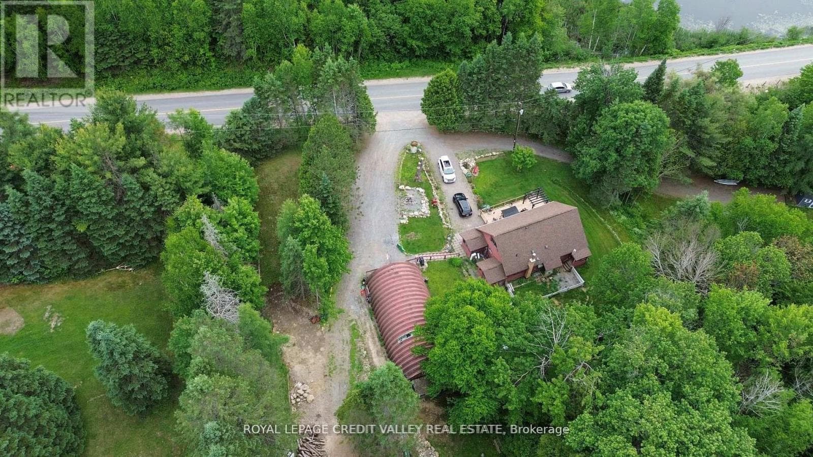 992 SOUTH BAPTISTE LAKE ROAD photo 3