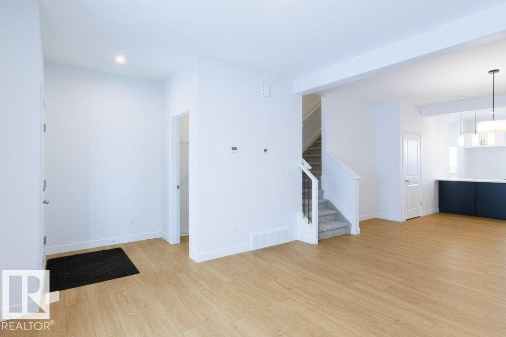 683 Cambrian BV — photo 2