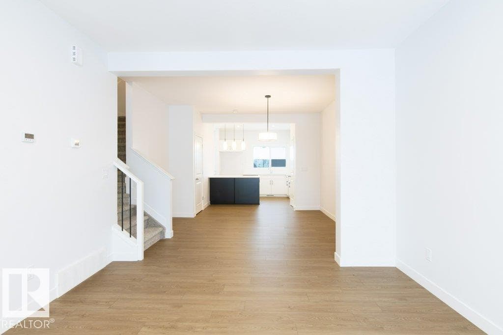 683 Cambrian BV — photo 3