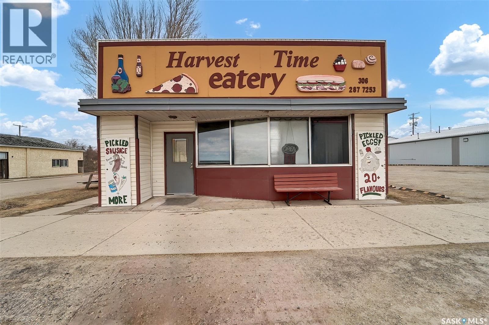 113 Railway AVENUE W