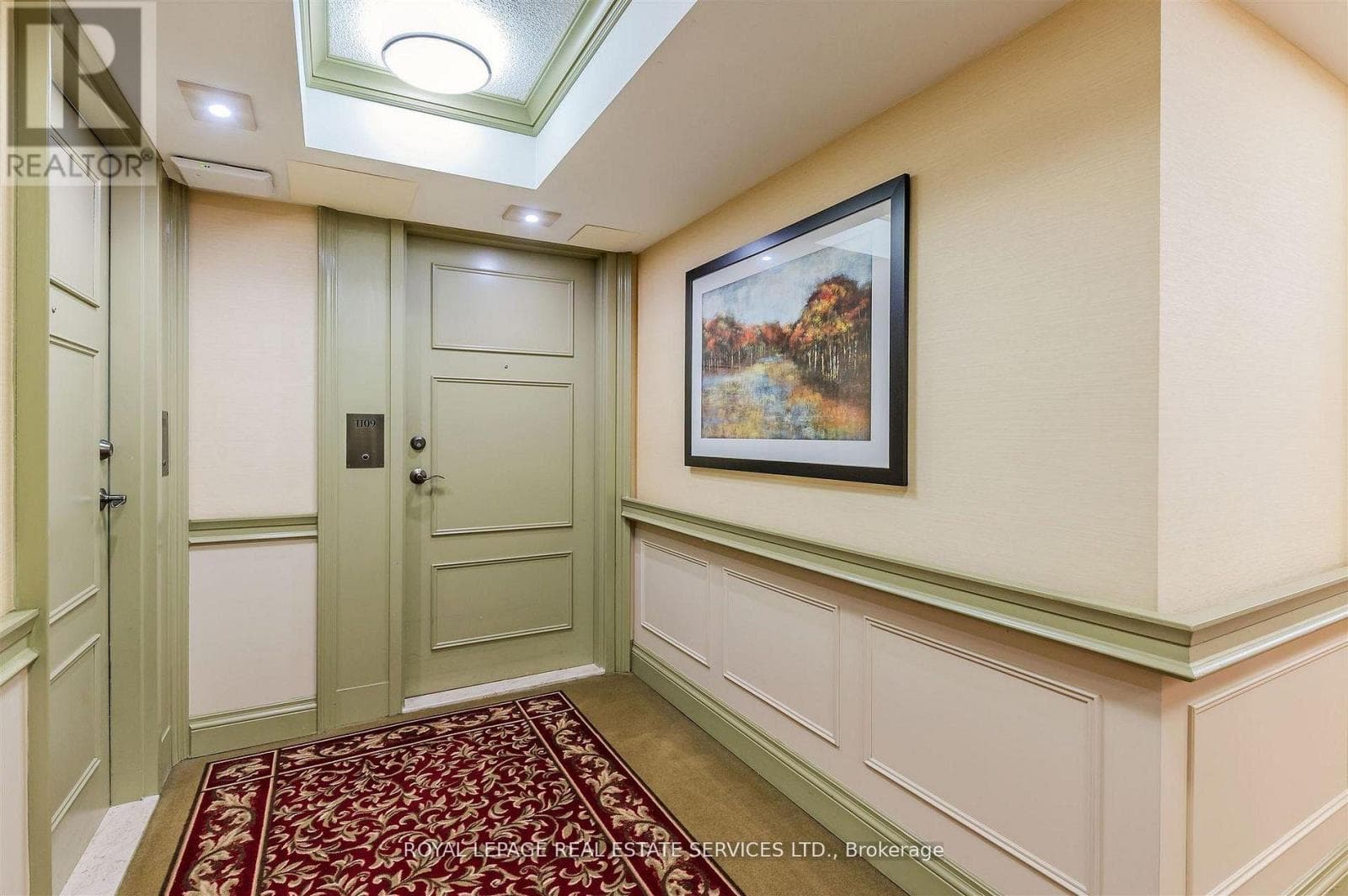 1109 - 3 MARINE PARADE DRIVE photo 2