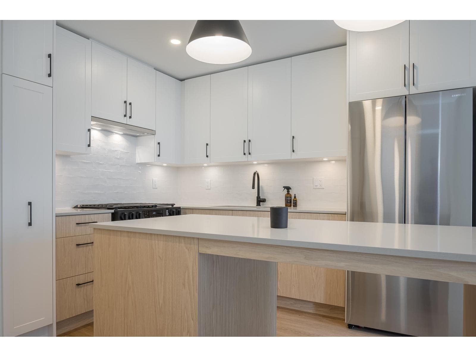 1 bed 1 bath single family at 414 27218 ALDERGROVE TOWN CENTER DRIVE — $369,900