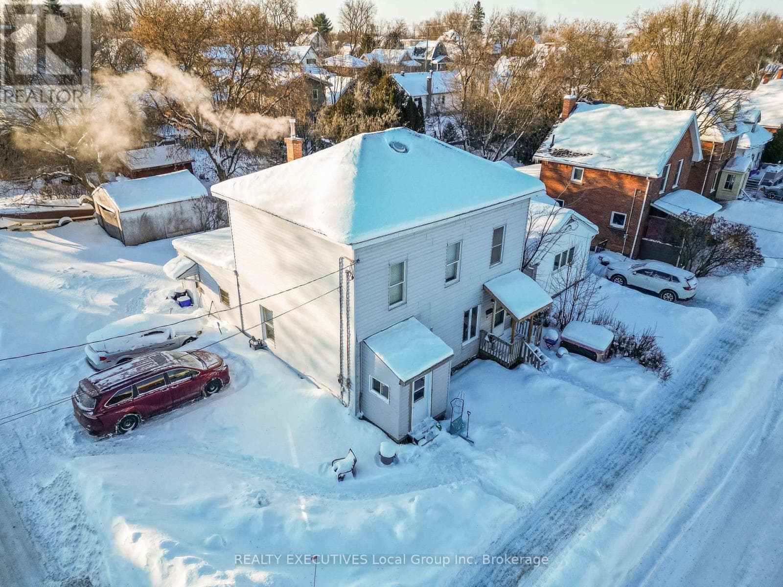 997 HAMMOND STREET photo 3