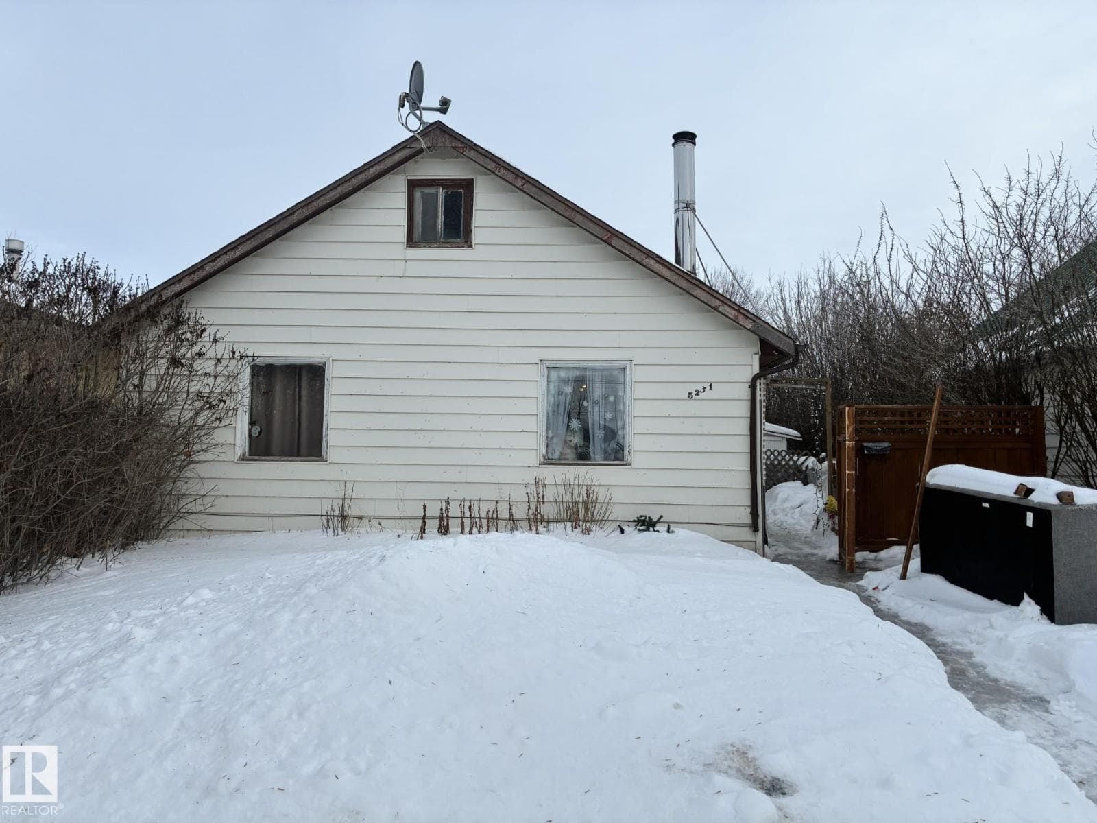 2 bed 1 bath single family at 5231 46 ST — $159,900