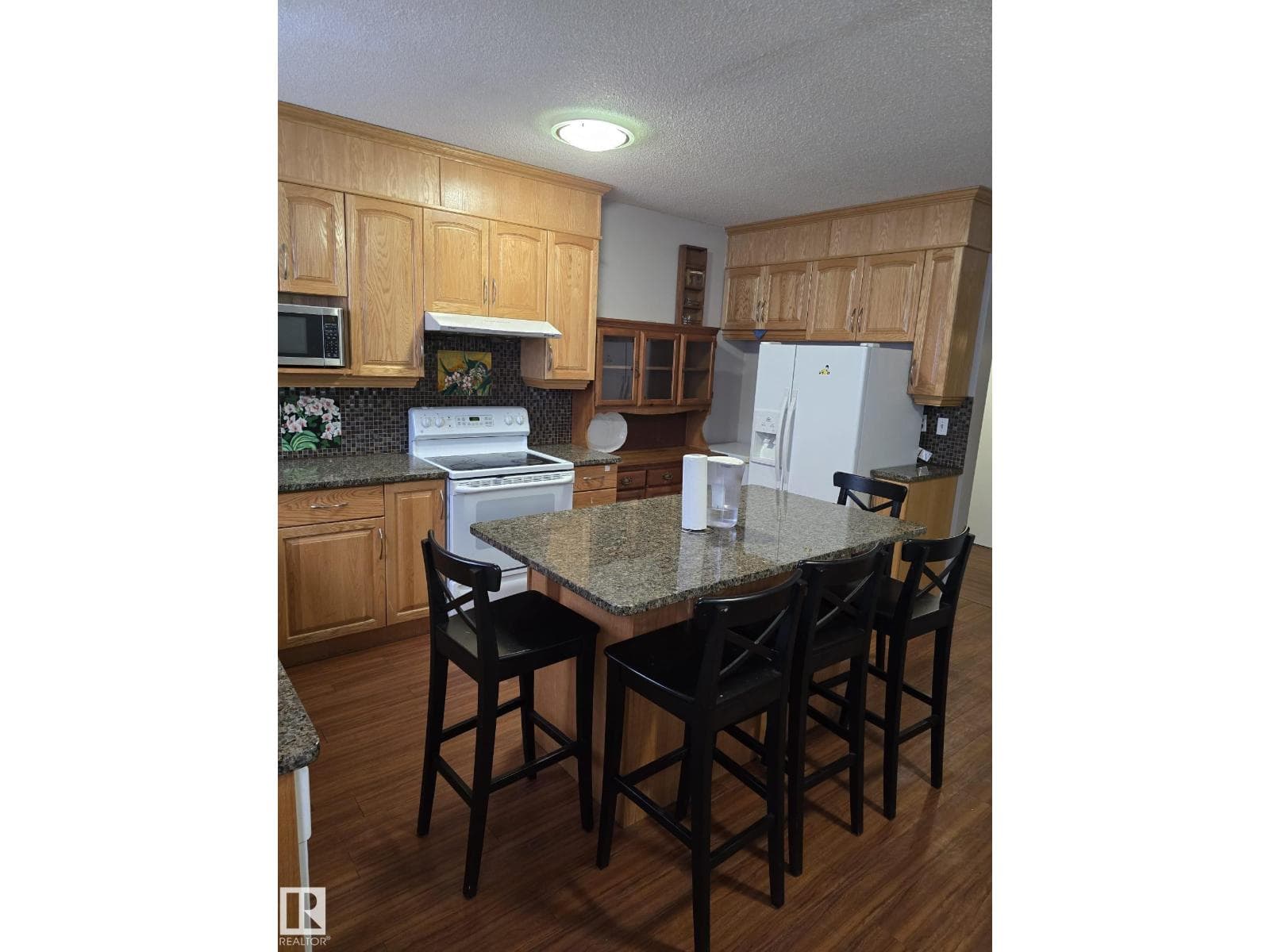 11927 85 ST NW NW photo 4