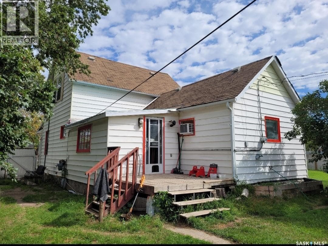 105 Amherst STREET — photo 2