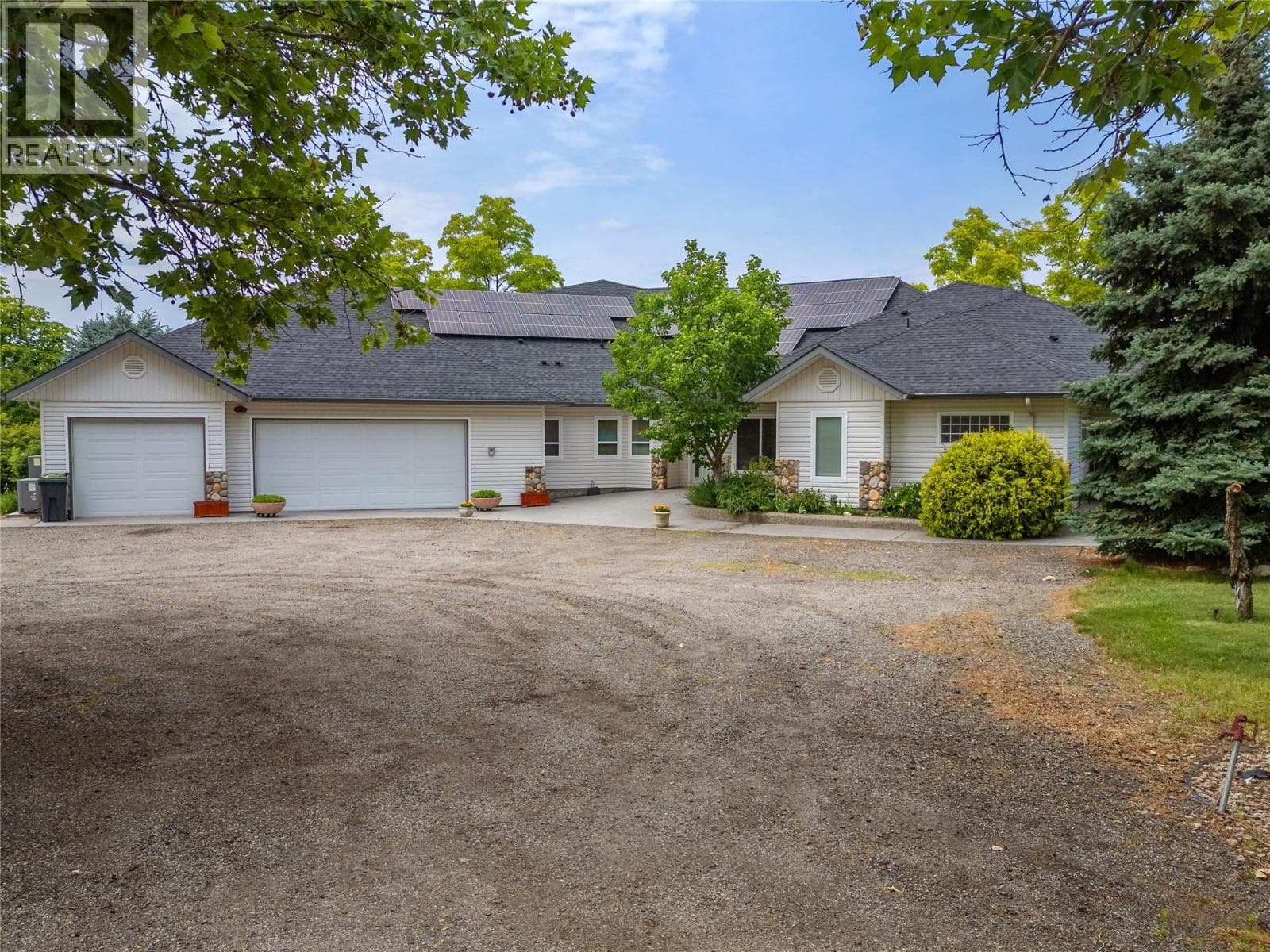 2457 Belgo Road photo 2