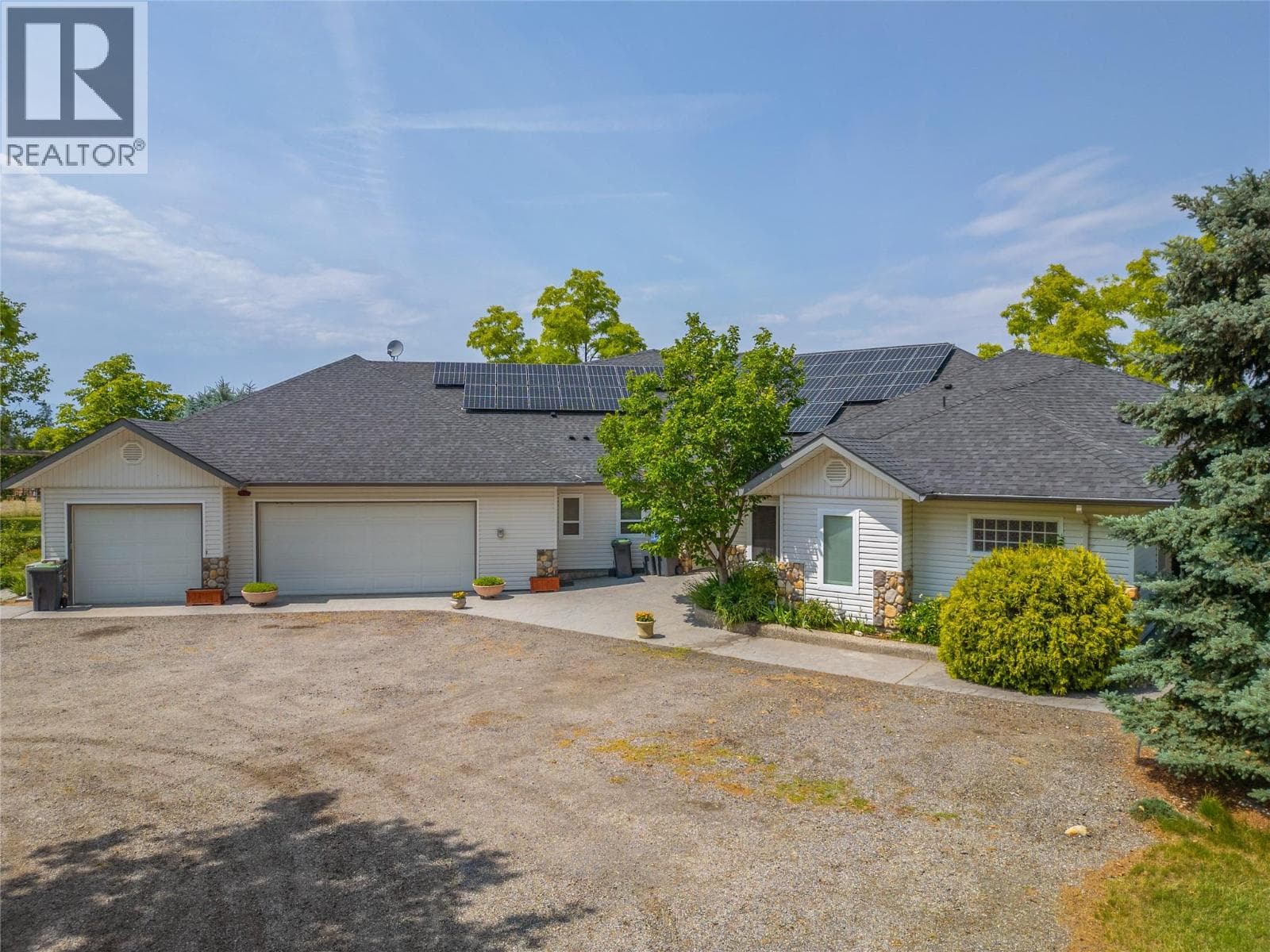 2457 Belgo Road photo 3
