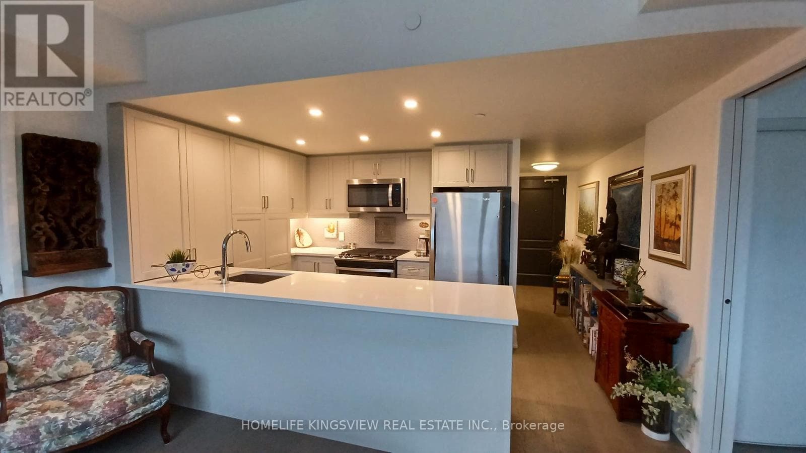 501 - 1400 KINGSTON ROAD photo 2