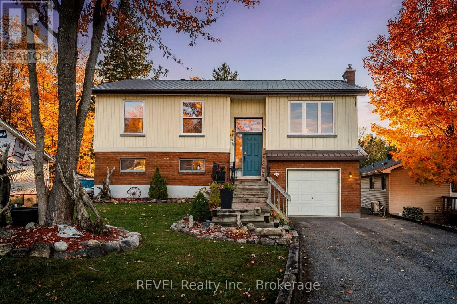 3 bed 2 bath single family at 28 PARK STREET — $676,767