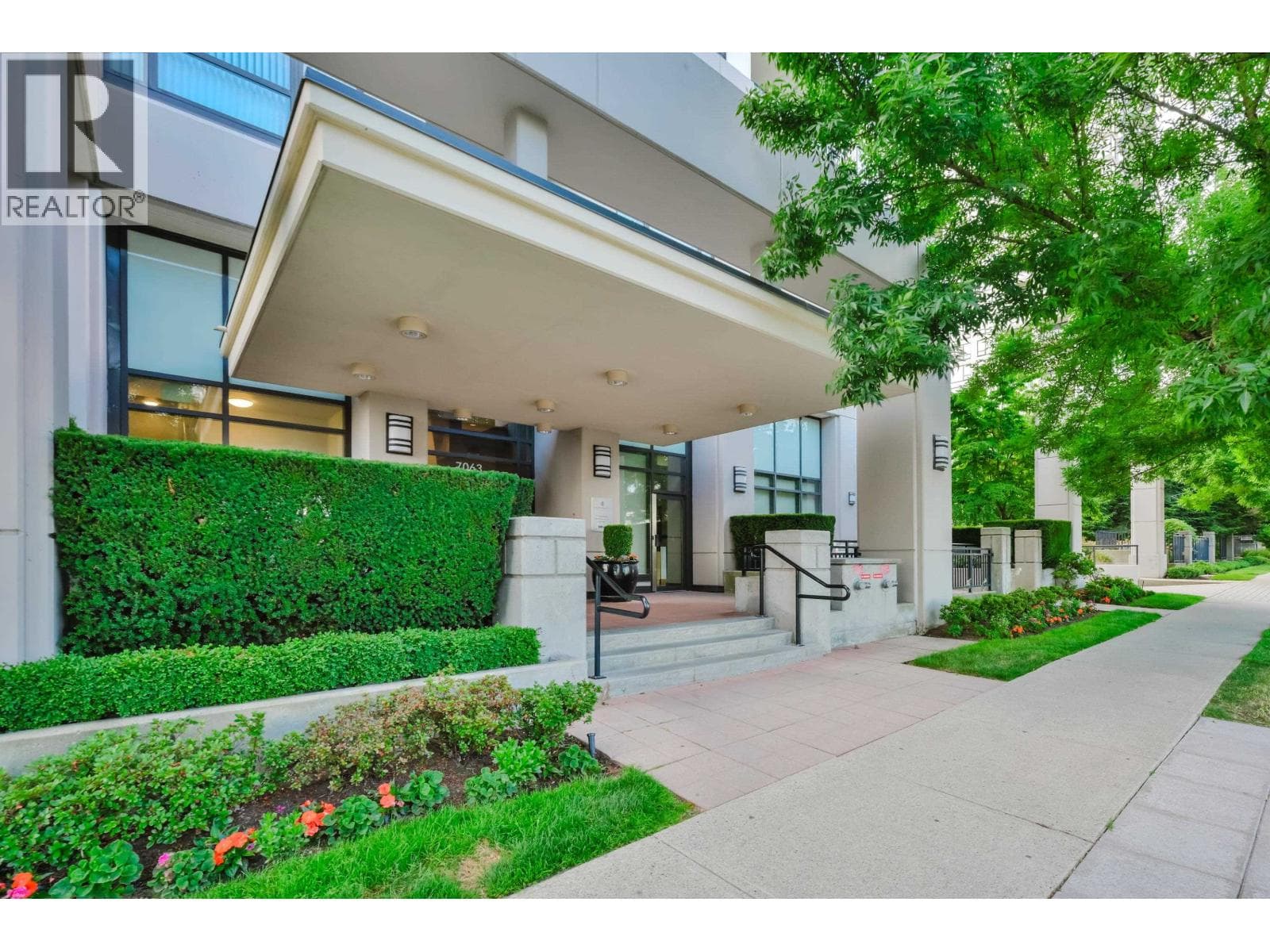 2508 7063 HALL AVENUE photo 2