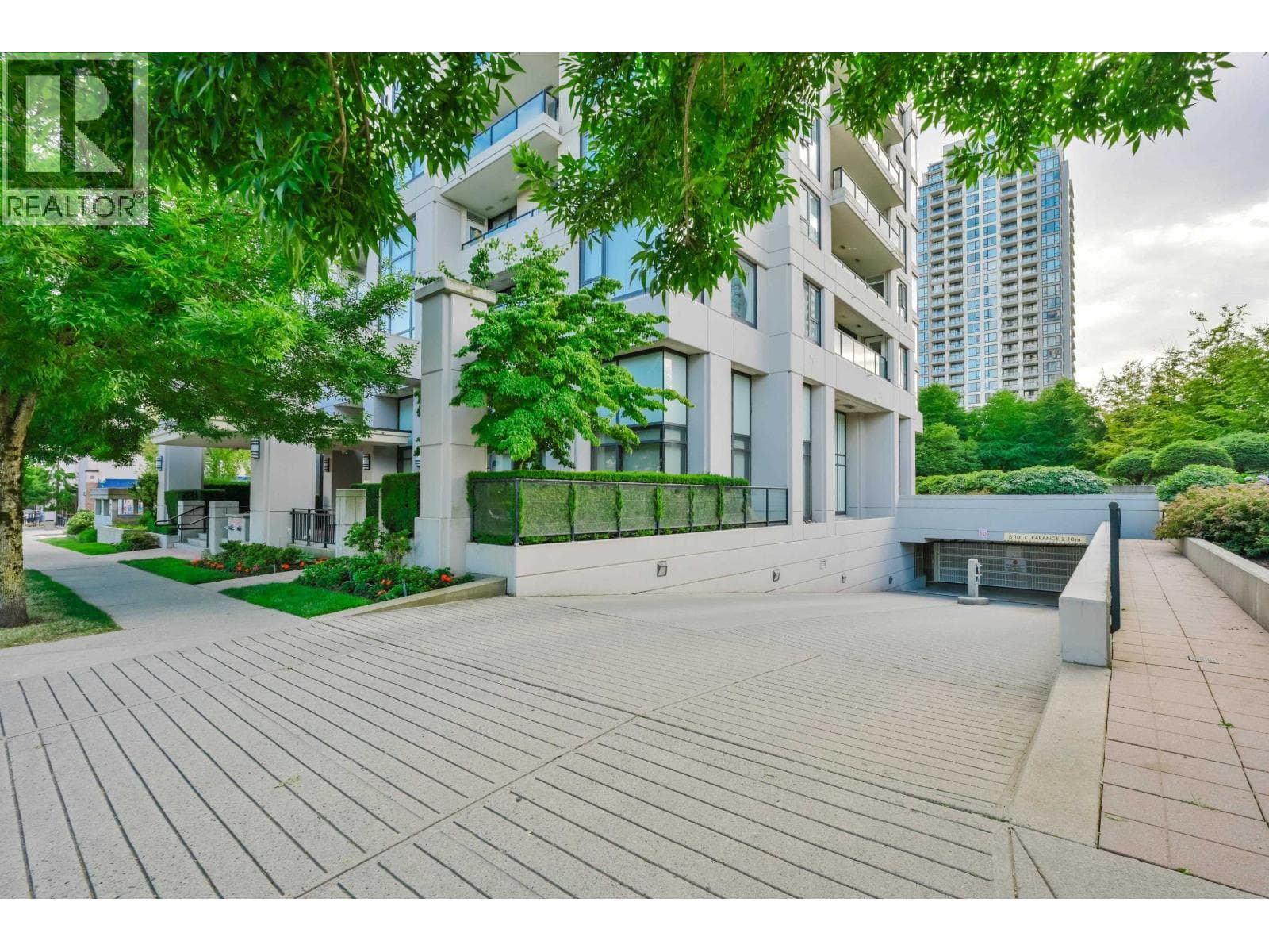 2508 7063 HALL AVENUE photo 3