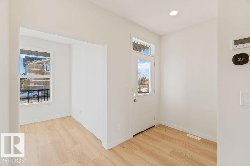 2327 160 ST SW photo 2