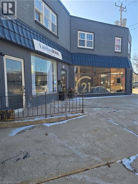 49 KENT Street N photo 3