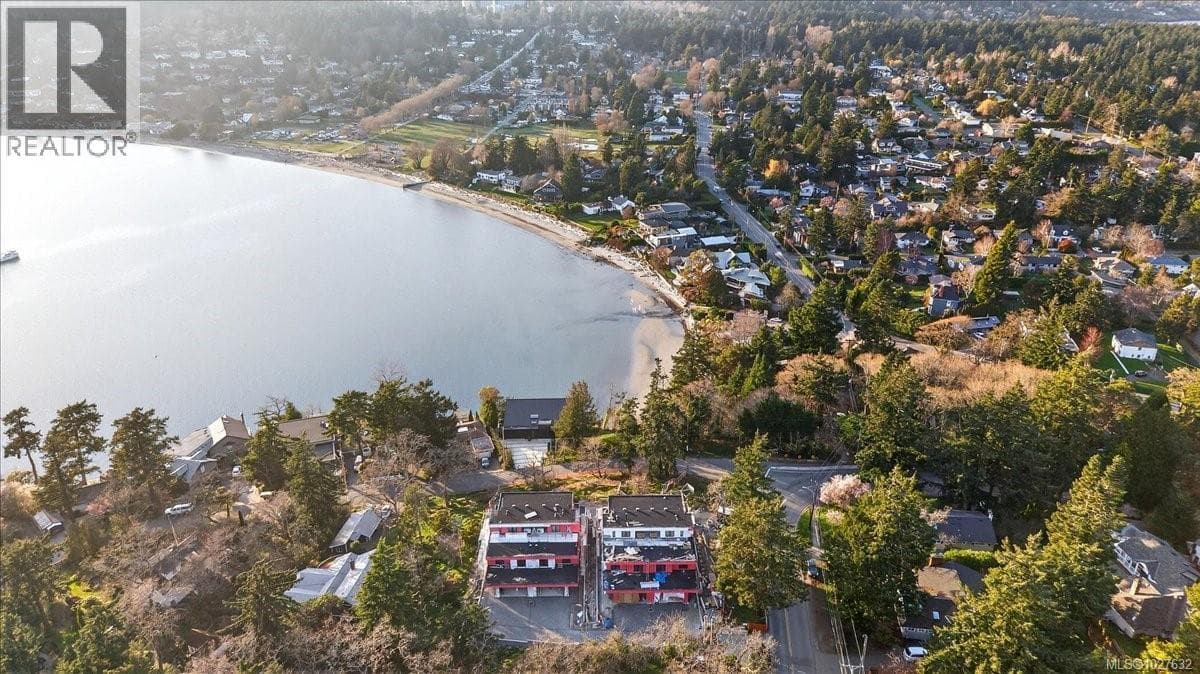 3 bed 4 bath single family at 2 2737 Tudor Ave — $2,700,000