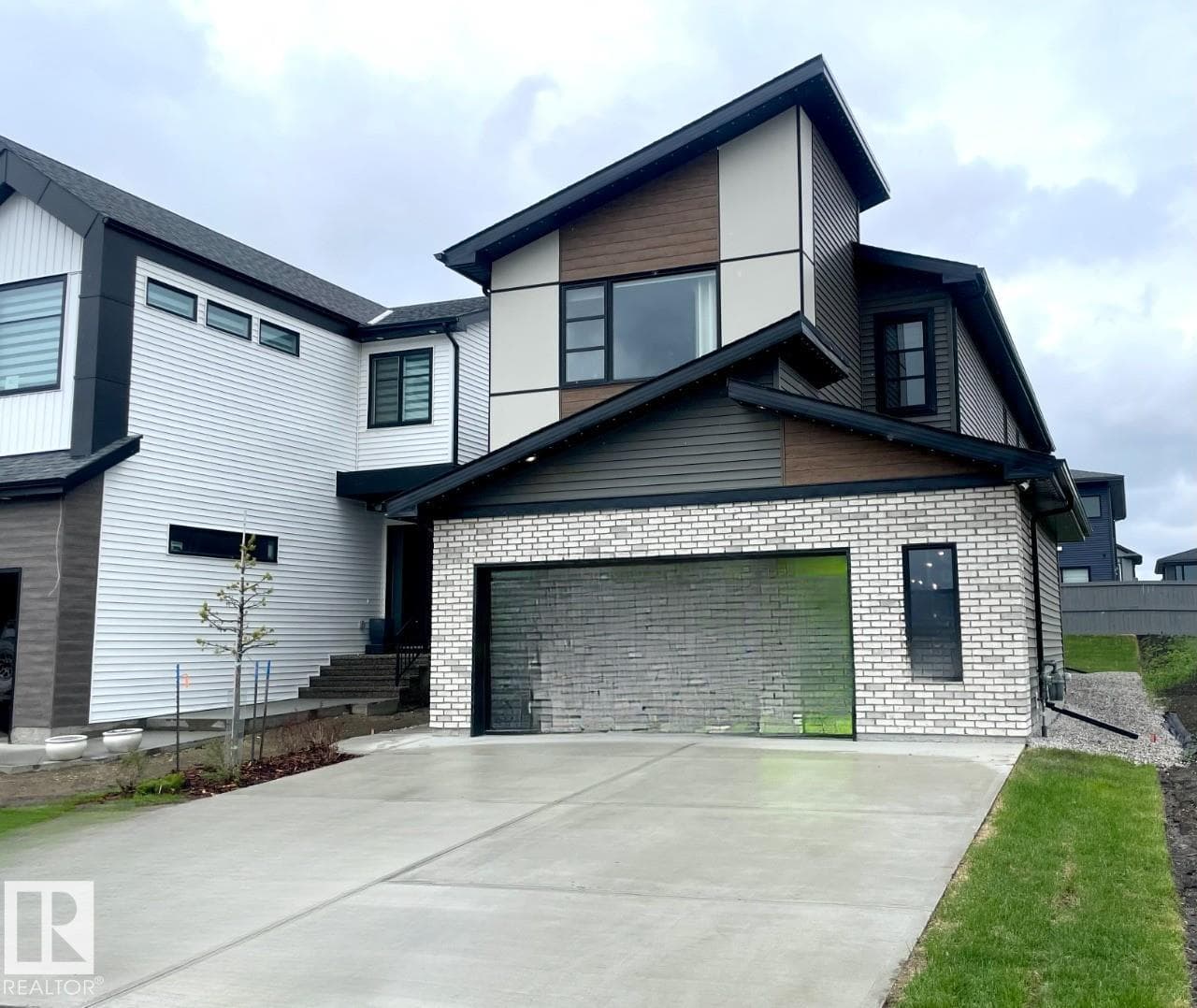 7005 KIVIAQ CR SW — photo 2