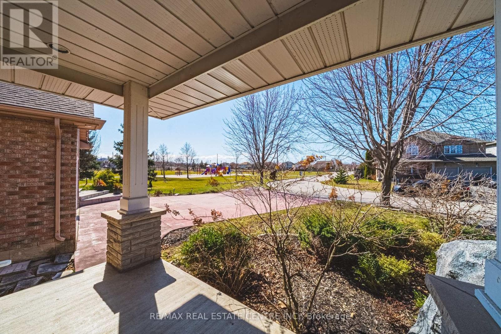 19 LIUNA COURT photo 3