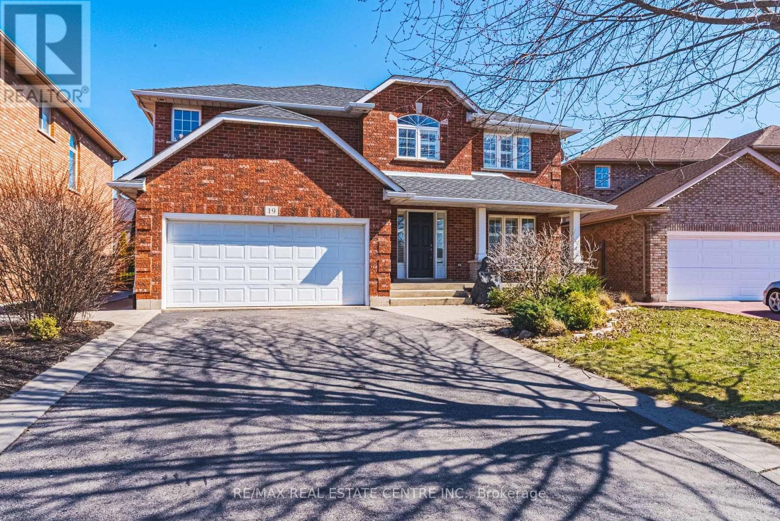 4 bed 4 bath single family at 19 LIUNA COURT — $999,900