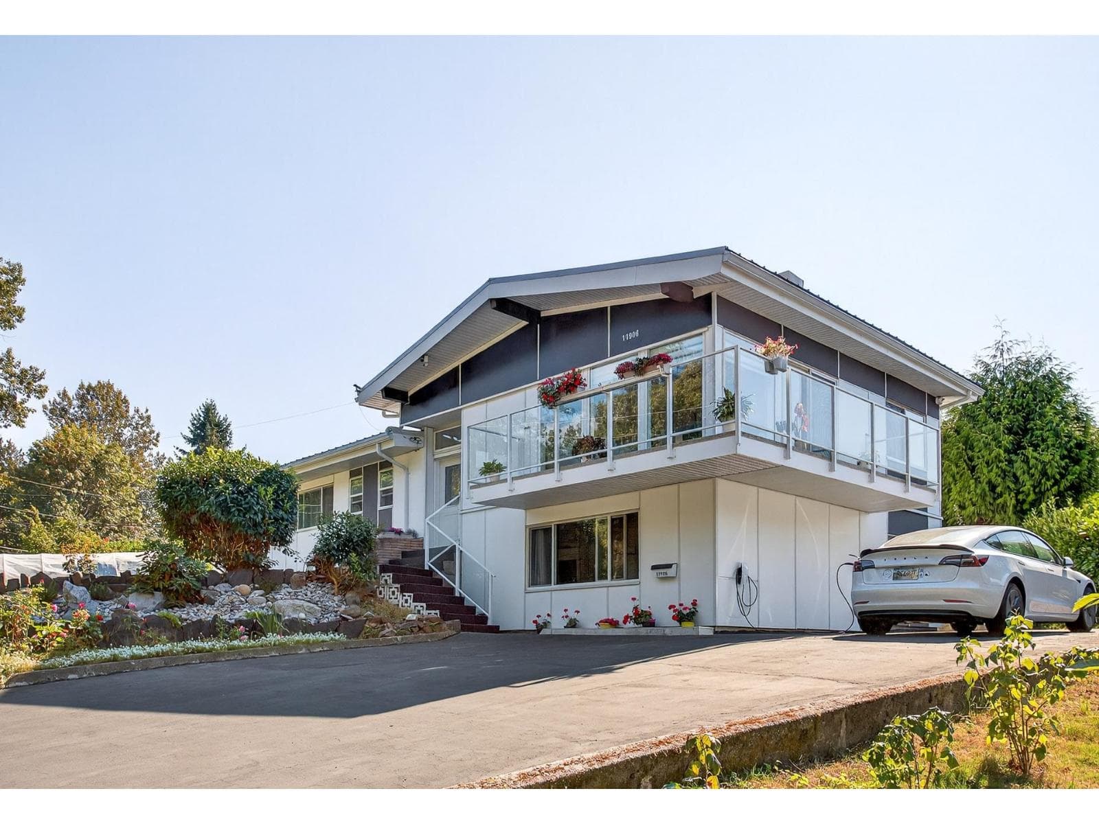 6 bed 5 bath single family at 11906 100 AVENUE — $1,375,000