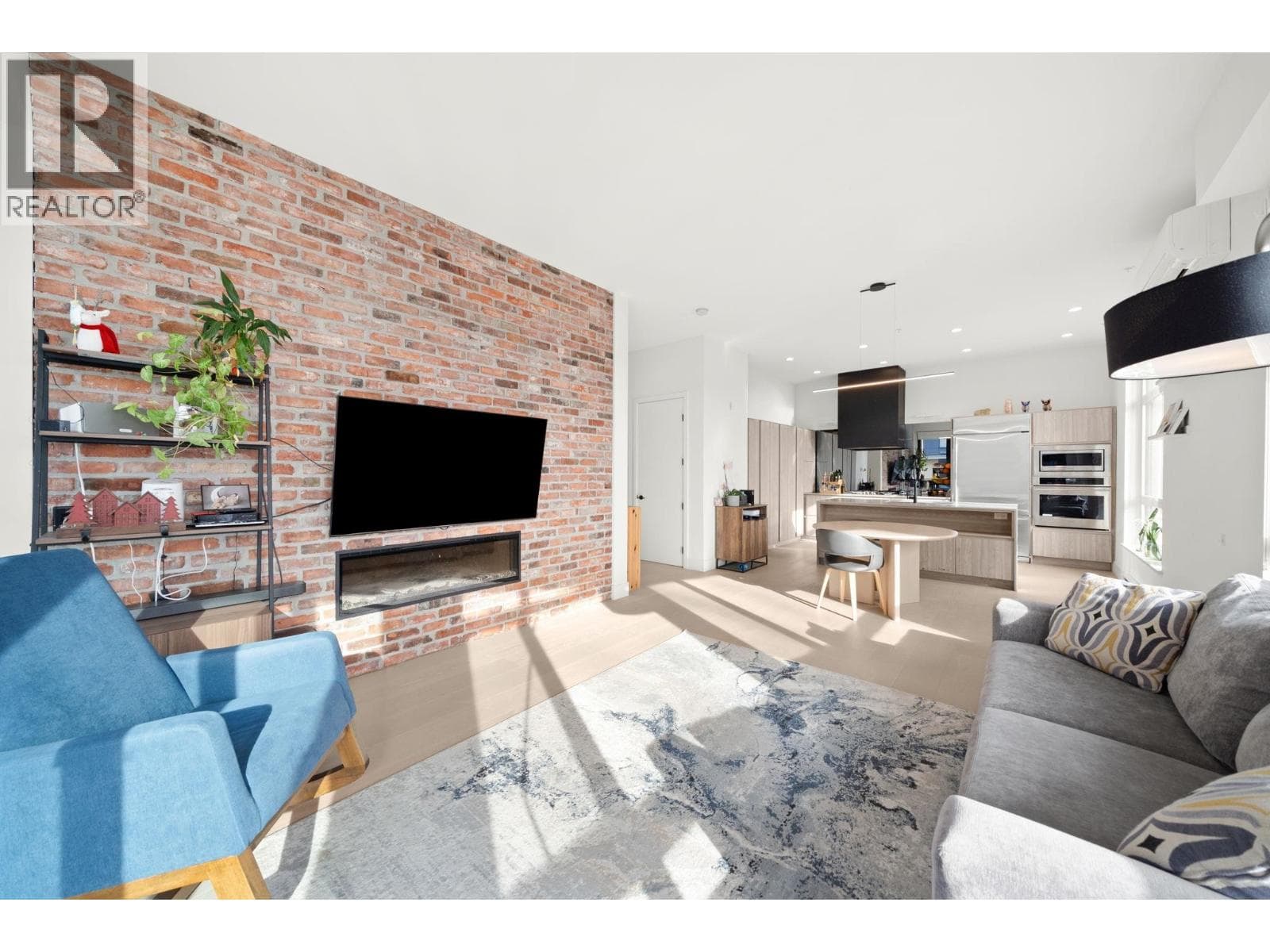 2 bed 2 bath single family at 214 300 SALTER STREET — $799,000