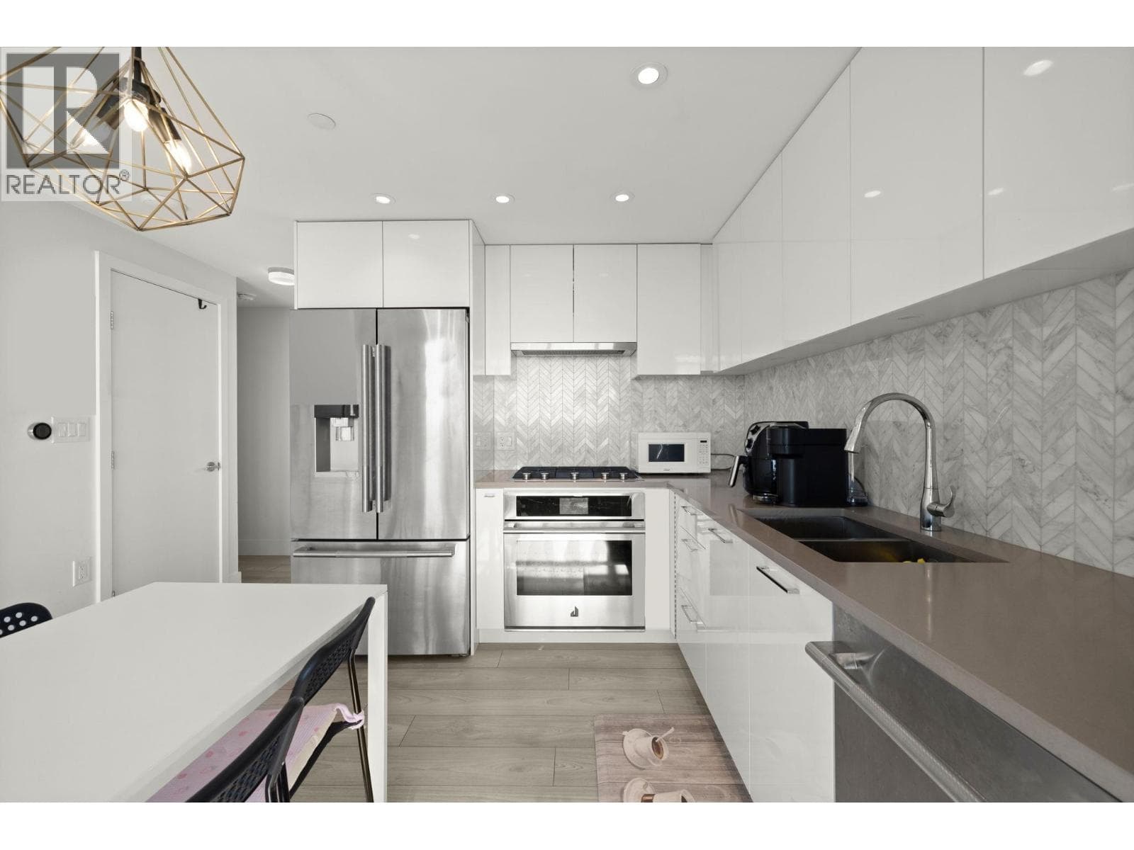 1405 3581 E KENT AVENUE NORTH photo 3