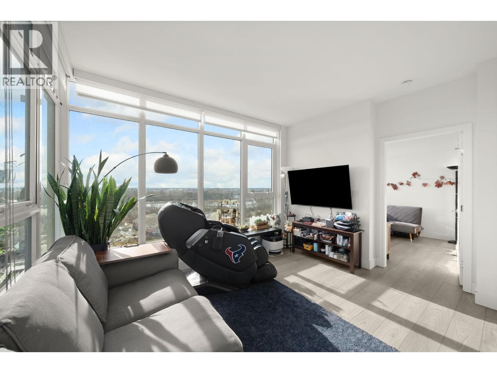 1405 3581 E KENT AVENUE NORTH photo 5