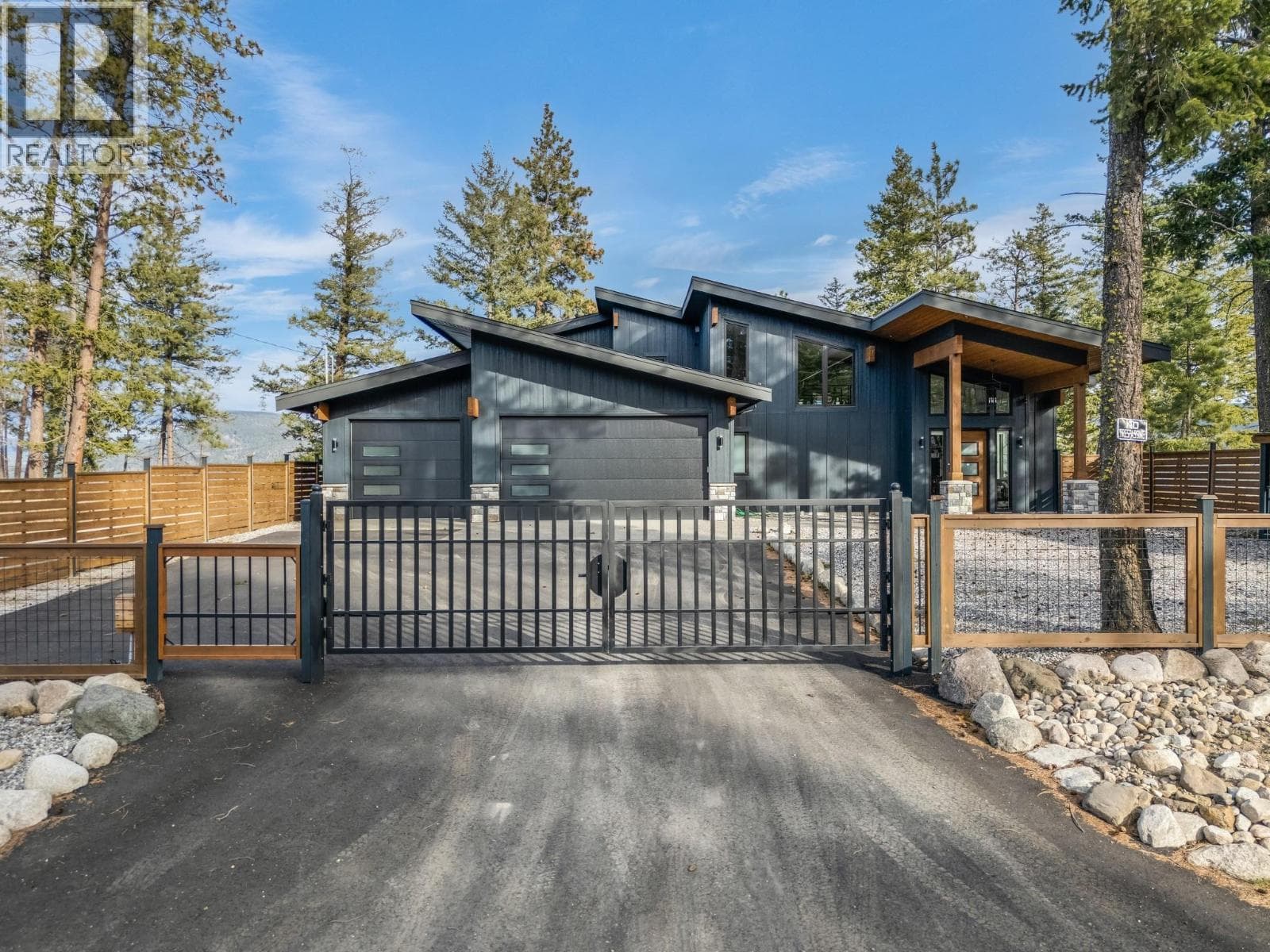 7235 Dunwaters Road photo 2