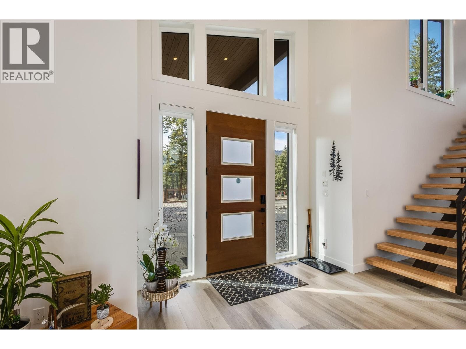 7235 Dunwaters Road photo 5