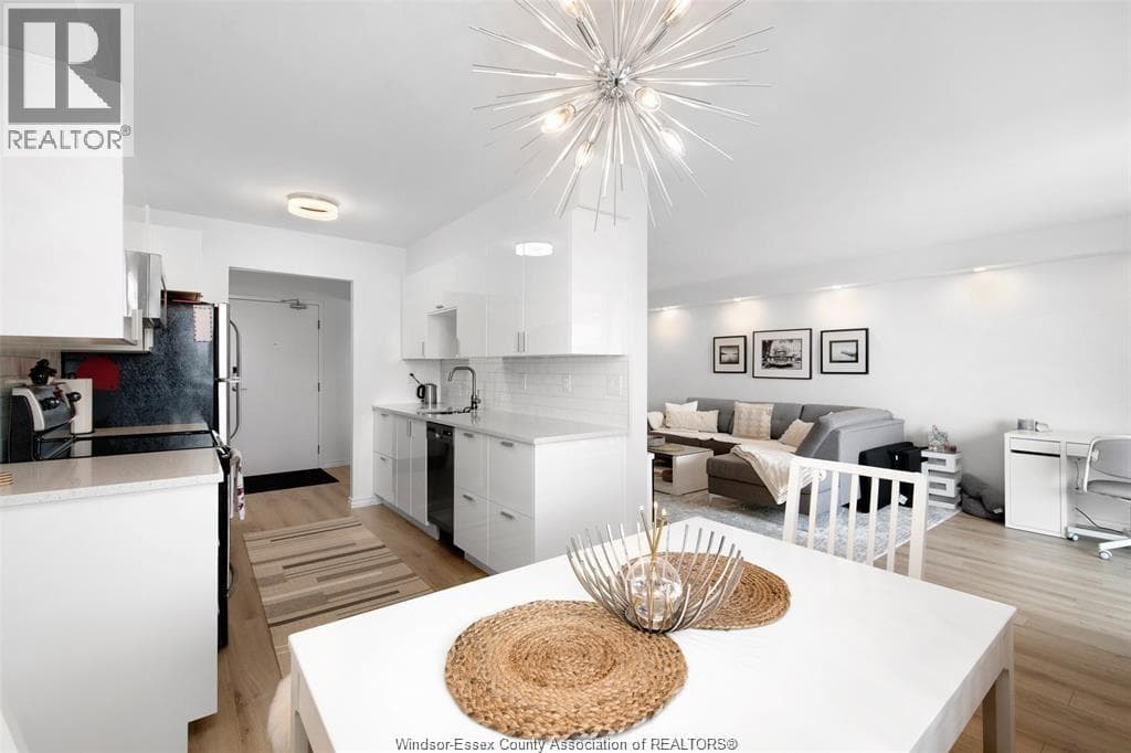 1 bed 1 bath single family at 150 PARK Unit# 1807 — $289,900